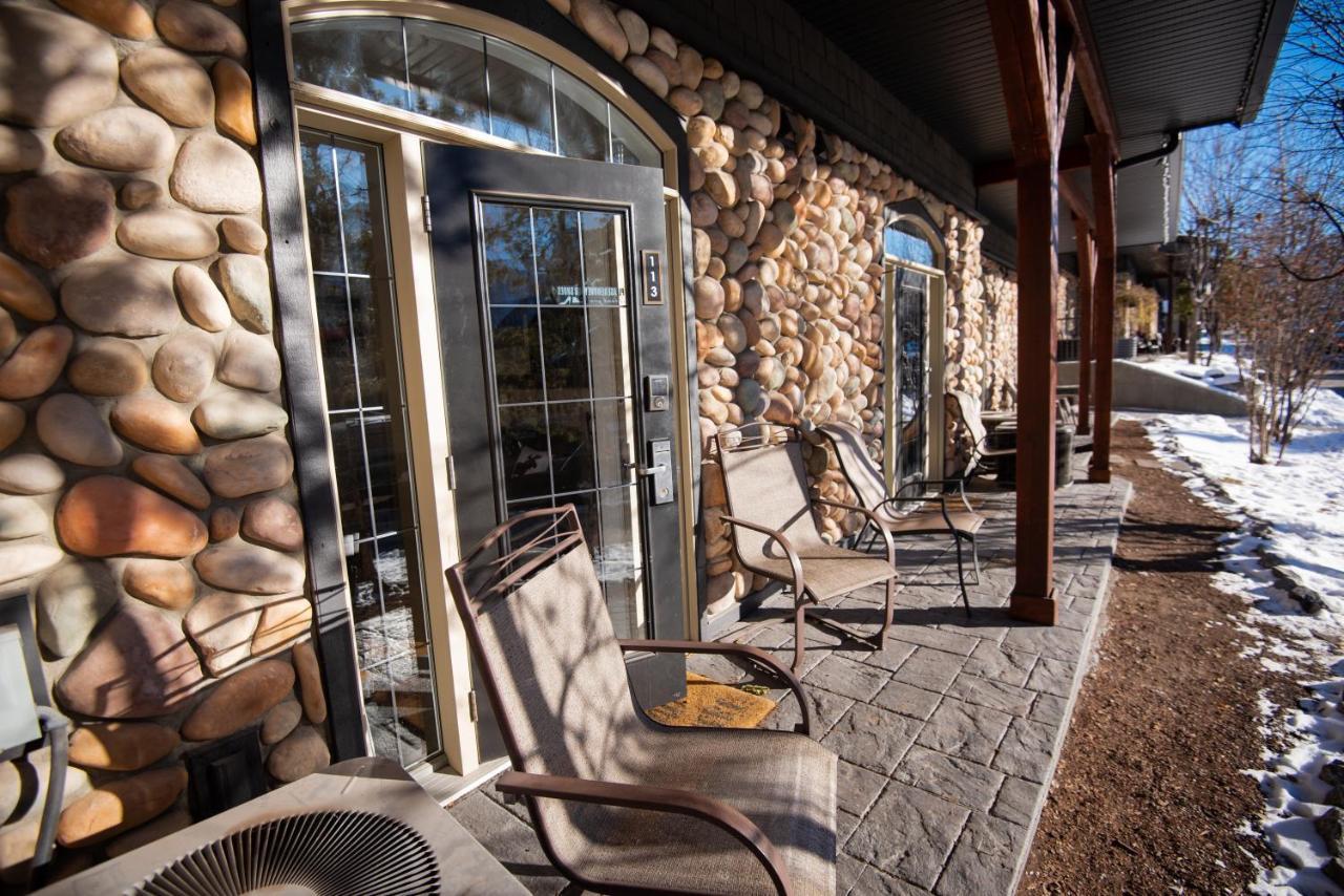 Renovated Chalet At Mystic Springs, Mountain Views, Pets Welcome! Canmore Ngoại thất bức ảnh